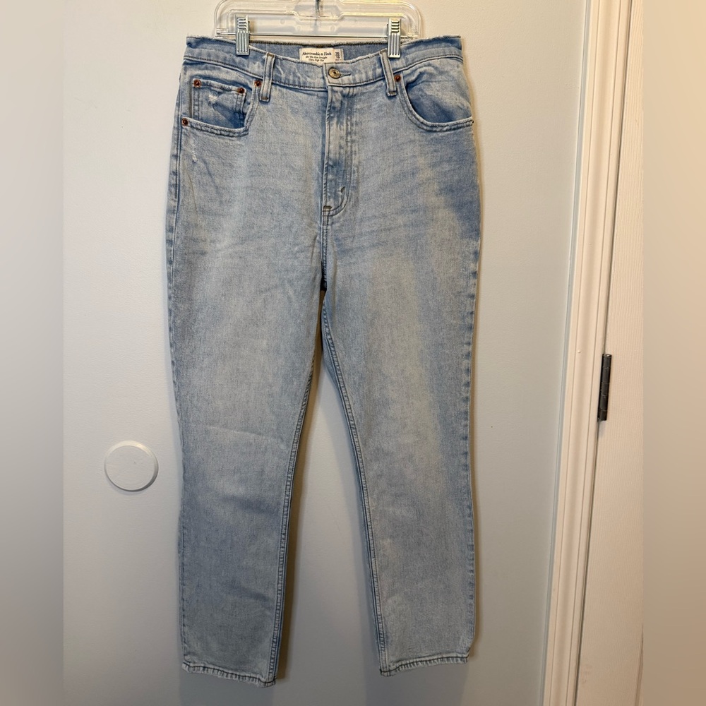 Abercrombie & Fitch The 90s Slim Straight Ultra High Rise Light Wash Denim Jeans